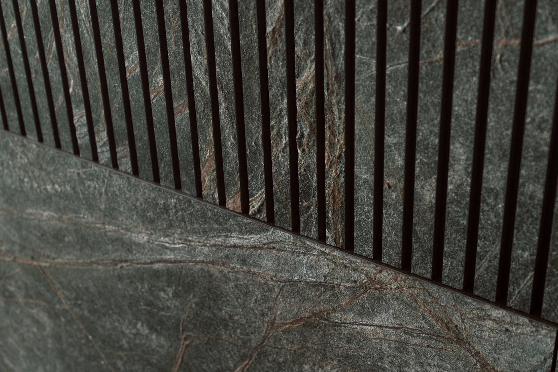 True stone on walls: when to choose it, how to specify it