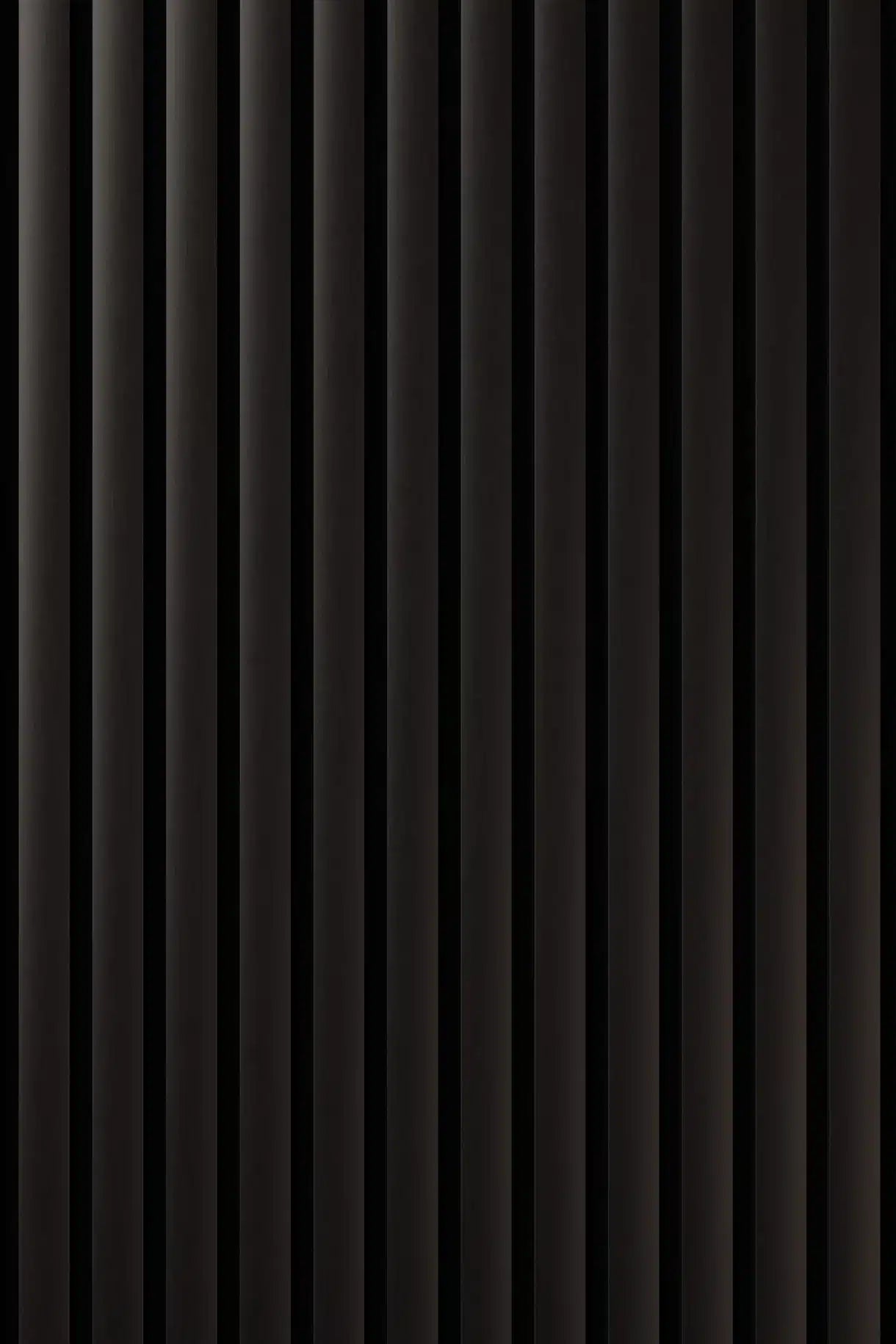 Panneau acoustique en métal Plain Polished Gunmetal, vue rapprochée de la surface
